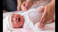 婴儿出生后多久才能睁开眼睛？