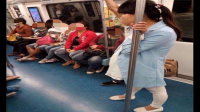 为何现在公交车或者地铁上，很少有人给孕妇让