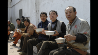中国人普遍缺乏蛋白质摄入，那为什么民工每天主要都吃碳水身体还很结实?