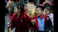 如何看待孩子说：“爸爸和妈妈离婚了能开心就好”这句话？大人该如何减轻离婚对孩子造成的伤害？