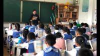 老师给学生礼物，学生该收吗?收的话又该说些什么？